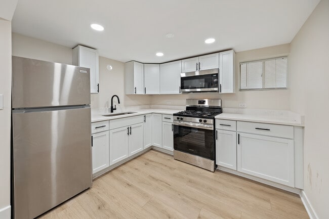 Photo - 4737 N Kildare Ave Unit G