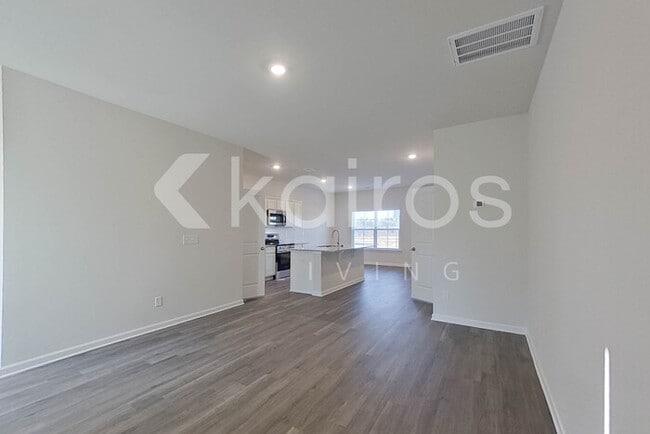 Photo - 2185 Banyan Cir
