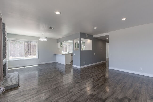 738 Galaxy Heights Dr