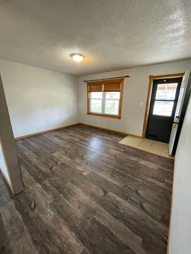 Photo - 3 Bed, 1 Bath Home for rent. One level living!