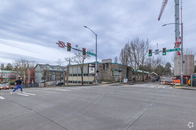 Photo - 5000 12th Ave NE