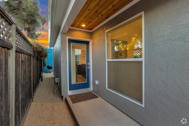 Building Photo - 930 Magnolia Dr Rental