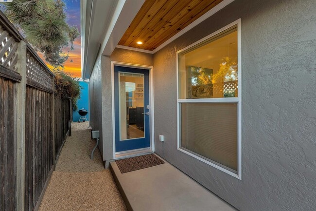 Building Photo - 930 Magnolia Dr Rental