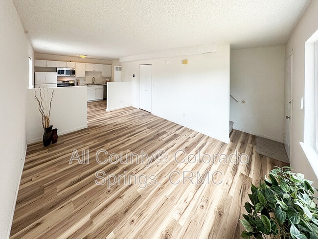 Building Photo - 6674 Provincial Dr Rental