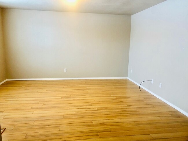 Photo - 225 Northgate Loop