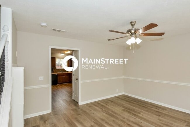 Photo - 2 Bedroom Pet-Friendly Home in La Vergne, TN with Main Street Renewal