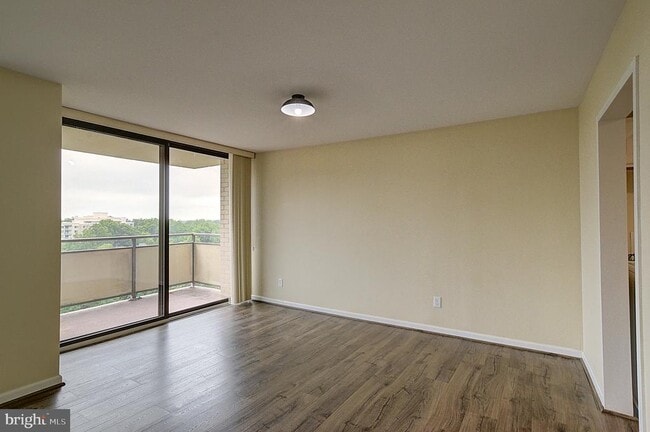 Photo - 5225 Pooks Hill Rd Unit 1511N