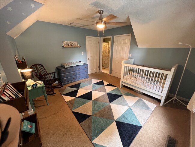 Photo - 16 Oakwood Rd