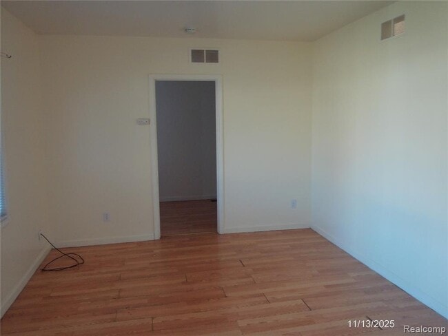 Photo - 17048 Lowell St