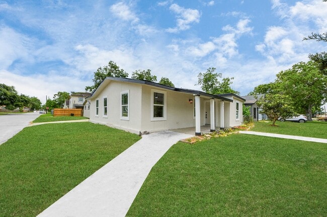 Photo - 501 Schilling Ave