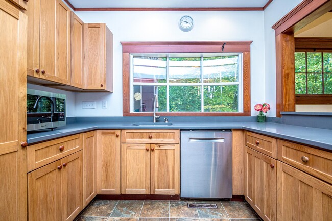 Photo - 44 Neighbors Row