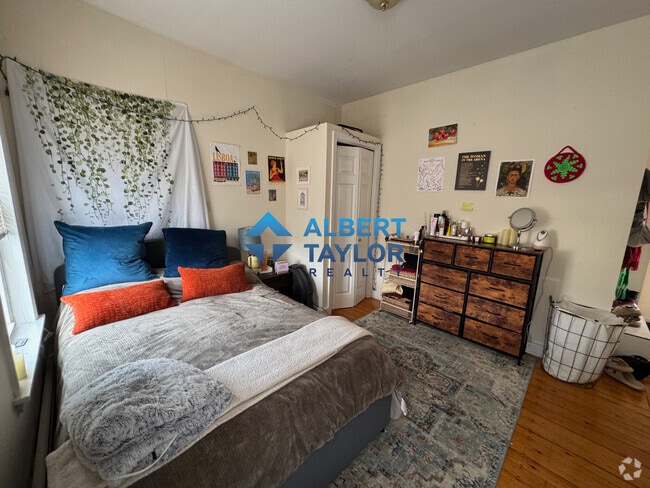 Building Photo - 36 Bond St Unit 3L Rental