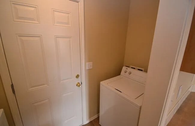 Photo - 1113 E 6th S