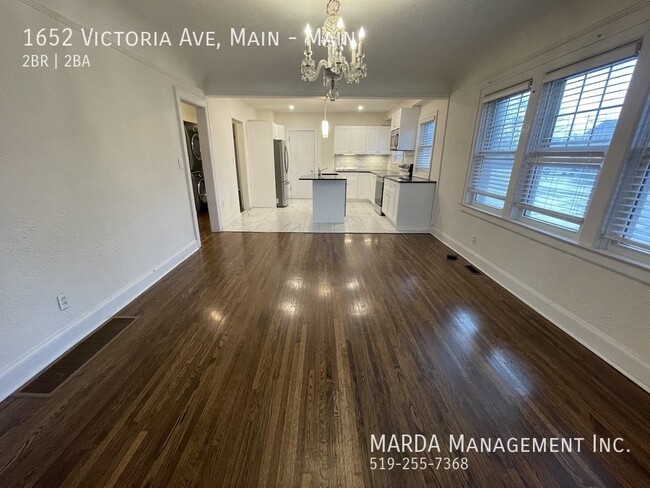 Photo - BEAUTIFULLY RENOVATED 2 BED / 2 BATH MAIN! + HYDRO & GAS Unité Main