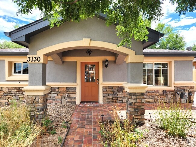 Building Photo - 3130 W Longfellow Pl Rental