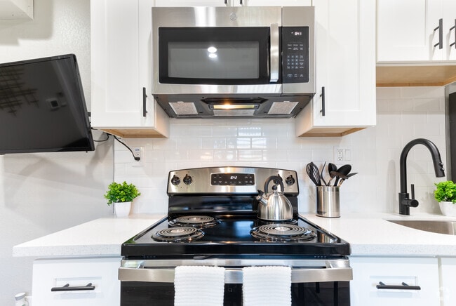 1BR, 1BA - 260SF - Element Apartments