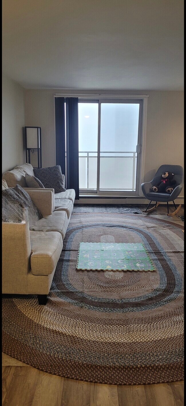 Photo - Fantastic 2 Bdrm * 1.5 Bath * Westmount * Avail March 1st * ALL INCLUSIVE * Unité 1002