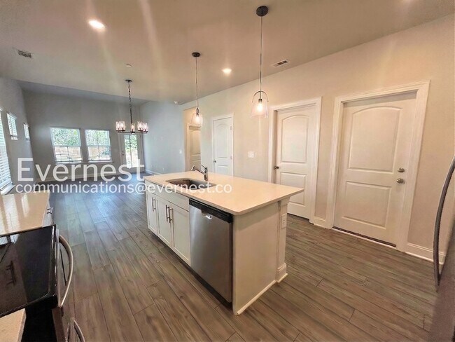 Photo - 204 Douglas Bend Rd