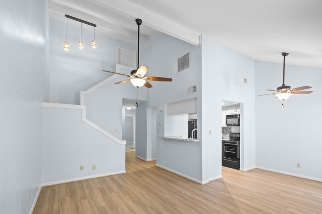 Building Photo - 105 Maplewood Dr Rental
