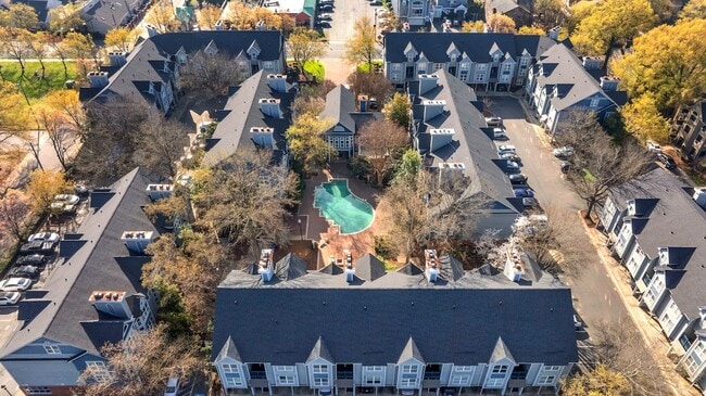 Photo - 505 N Graham St
