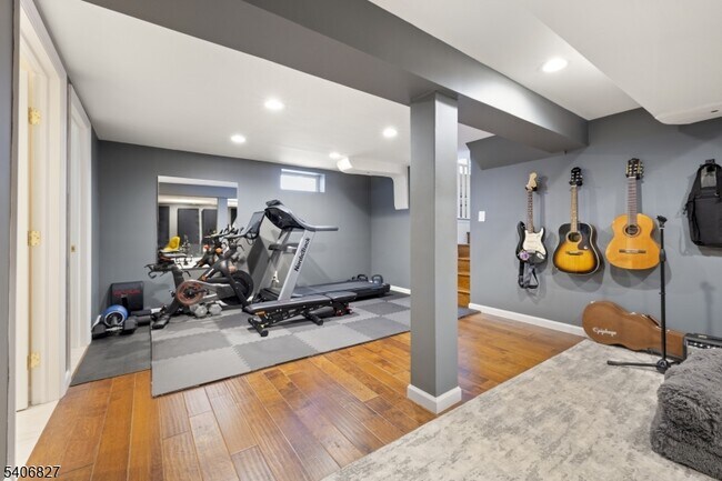 Photo - 23 Victor Ave