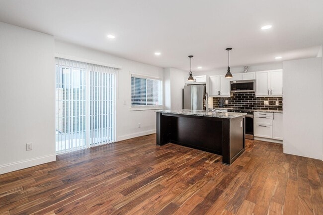 Photo - 3535 Sunset Dr