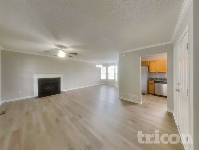 Photo - 412 Remington Ct