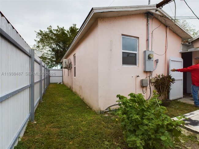 Photo - 616 SW 8th St