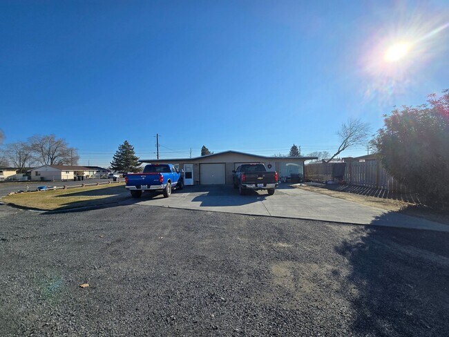 1629 Pheasant St Unidad 1629 W Pheasant