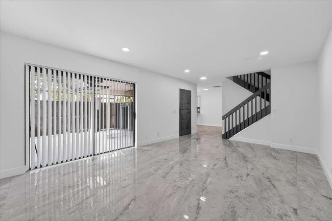 Photo - 7512 Courtyard Run E