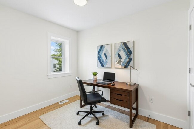 Photo - 2441 E Firth St