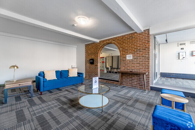 Lobby-Guest meeting area - 123 / 125 Railroad