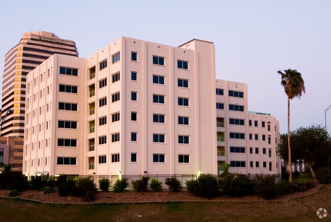 Building Photo - Atlantic Loft Unit 402