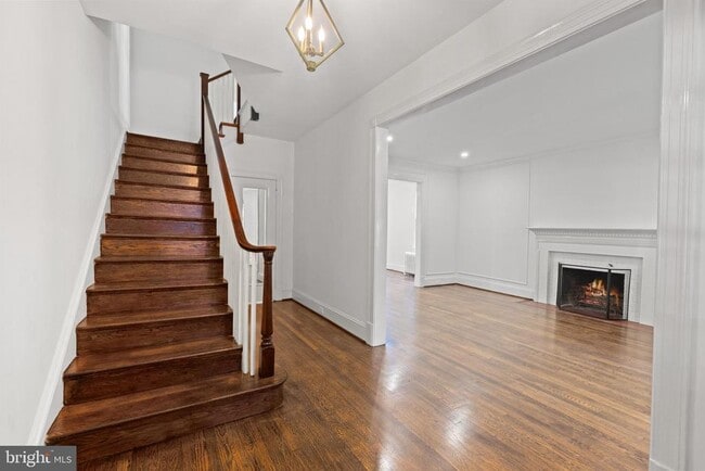 Photo - 2814 Bellevue Terrace NW