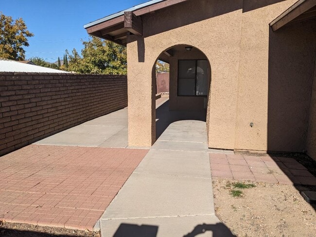 Photo - 2015 Florence Ave