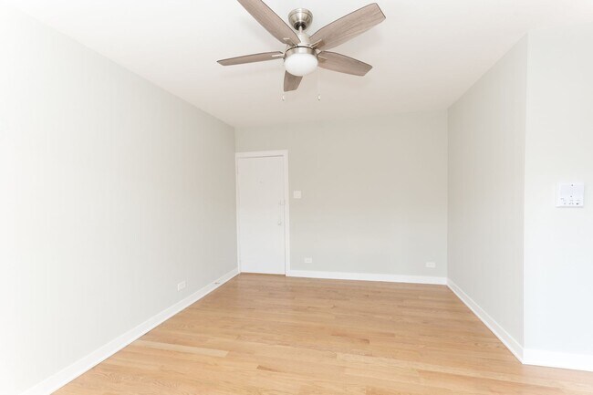 Photo - 520 W Cornelia Ave