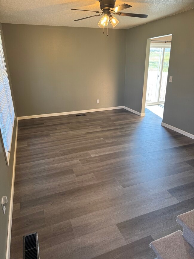 Photo - 295 Jamestown Rd