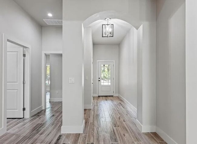 Photo - 16 Justin Ct