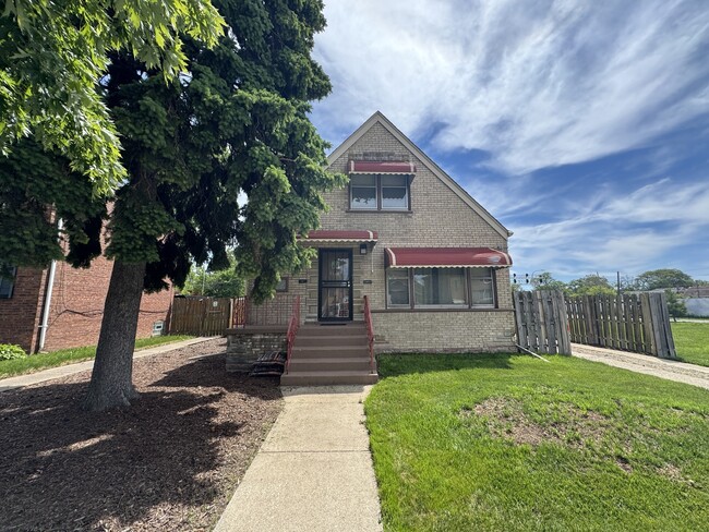 Building Photo - 13943 S State St