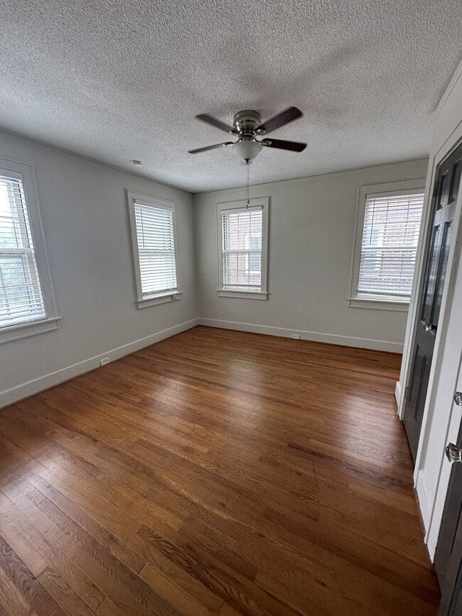 C1 - Bedroom 1 - The Carolinian