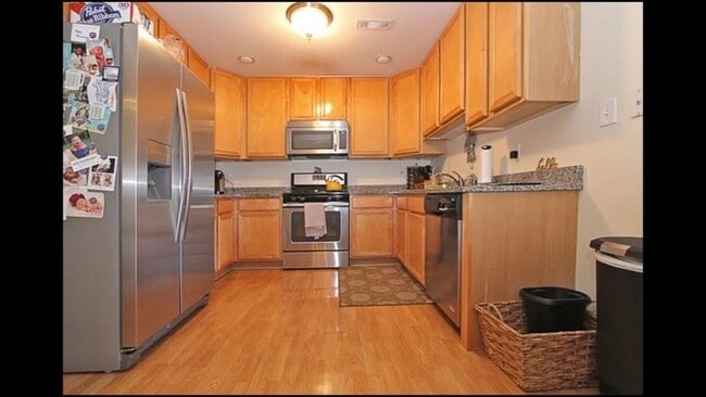 2021 N Kedzie Ave Unidad 5B