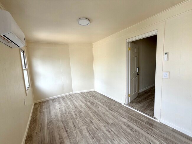 306 N High St