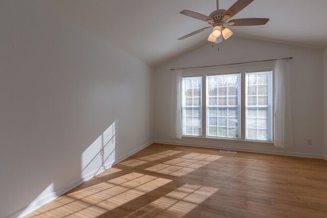 Photo - 304 Holly Pines Ct