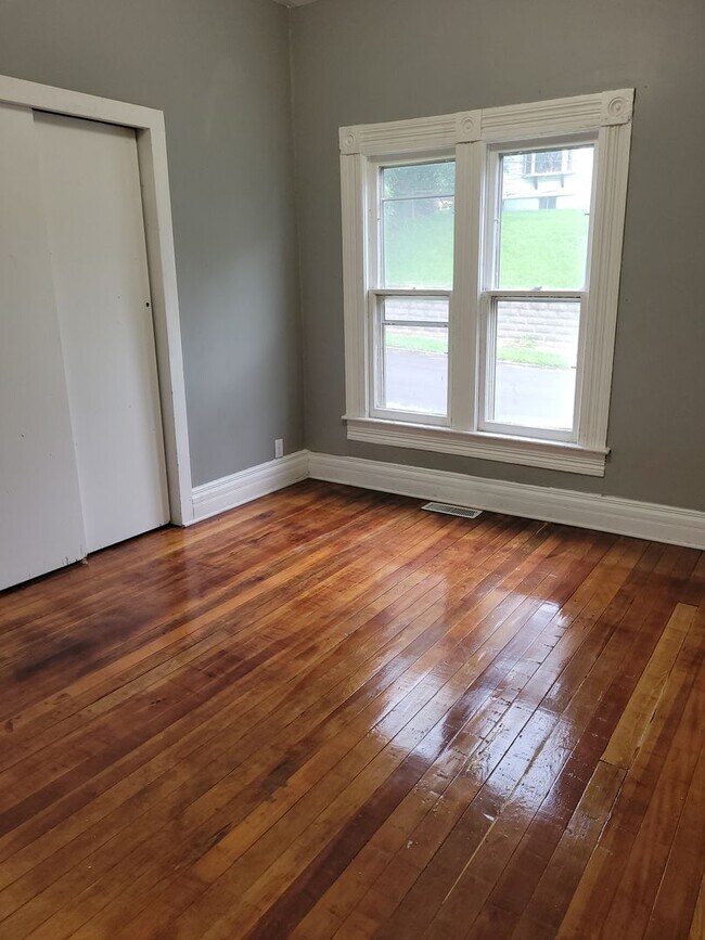 712 Warsaw Ave., Saint Joseph, MO. 64507 Rental House Rental in Saint Joseph, MO