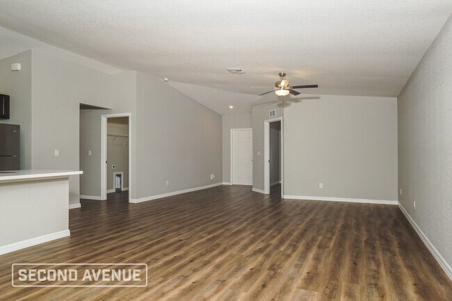 Photo - 105 Sherbourne St