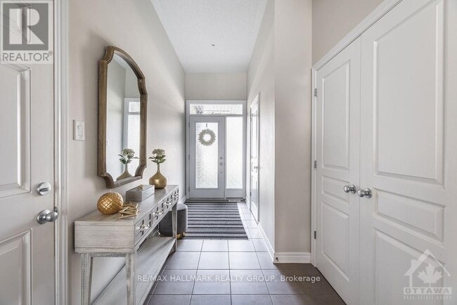 Photo - 277 Livery St