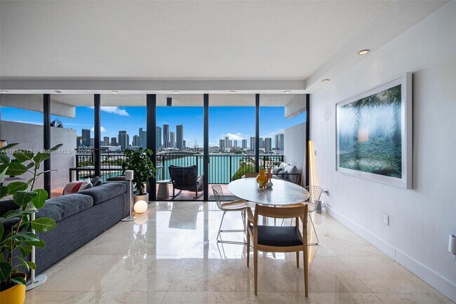 Photo - 1000 Venetian Way Unidad 1108
