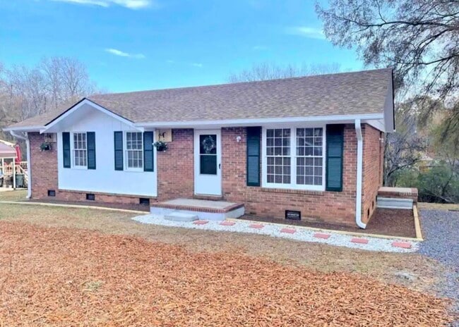 Building Photo - 214 Bedford Dr