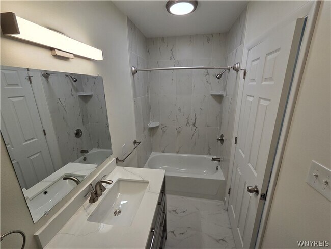 Photo - 255 Portage Rd