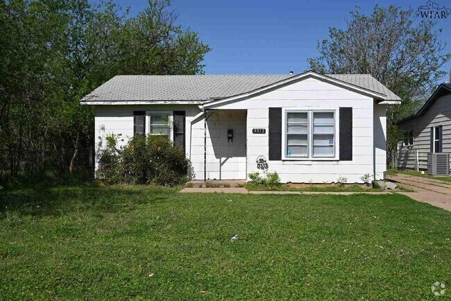 Building Photo - 3312 Buchanan St Rental